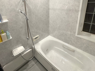 バスルームリフォーム 快適性を追求した暖かく安全なバスルーム