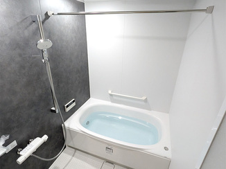 バスルームリフォーム 明るく一新！浴室暖房で快適性も高めたバスルーム