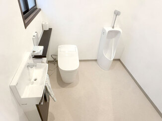 トイレリフォーム 現代的でオシャレな空間に一新した、こだわりが詰まったレストルーム